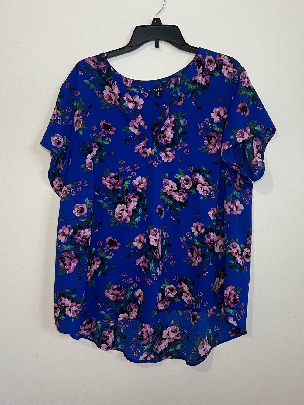 torrid Cobalt Blue Floral V-Neck Short Sleeve Blouse